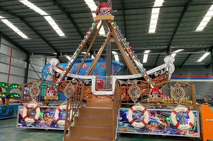Barco pirata mini interior de 12 plazas para niños